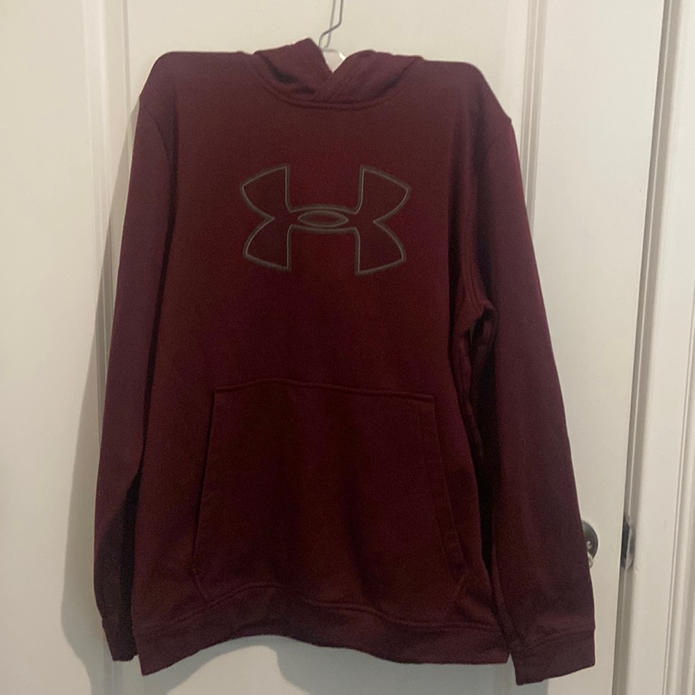 Under armour sweatshirt •••